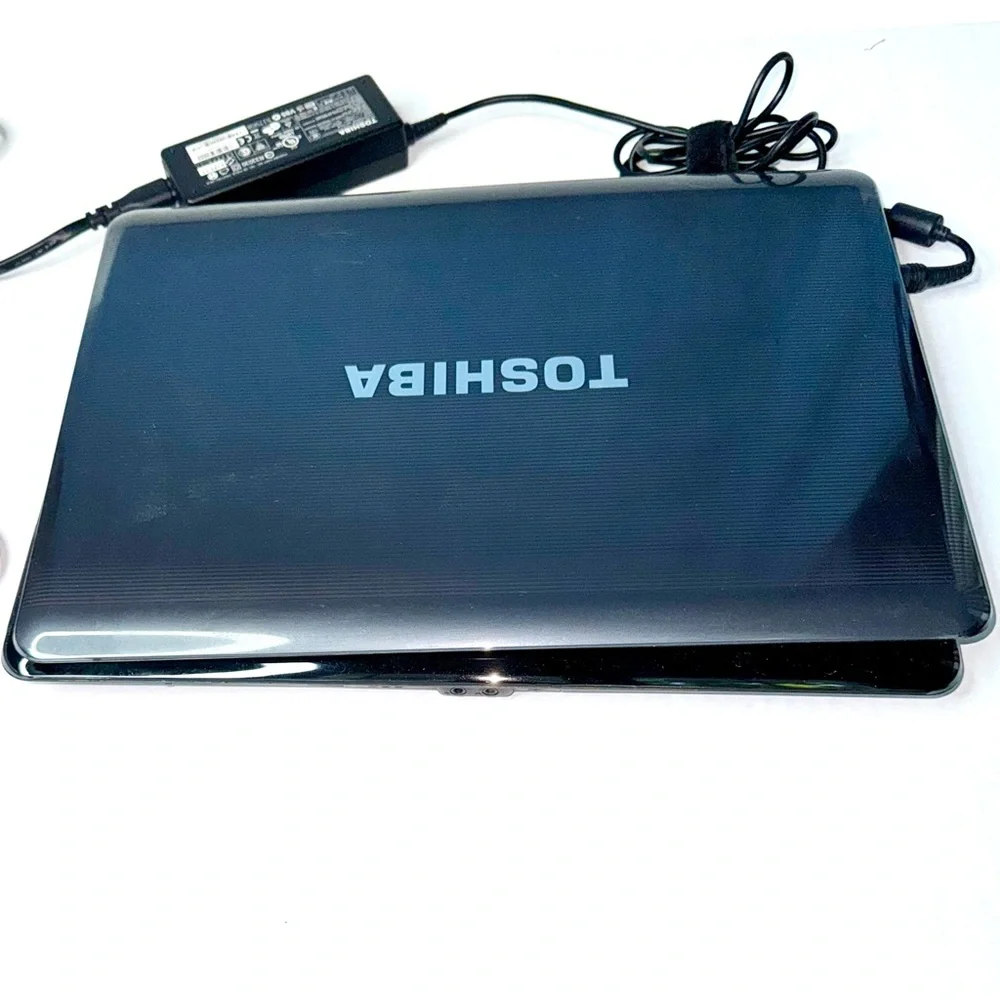 Working Toshiba Satellite A305-S6879 15.4” laptop & adapter, special edition